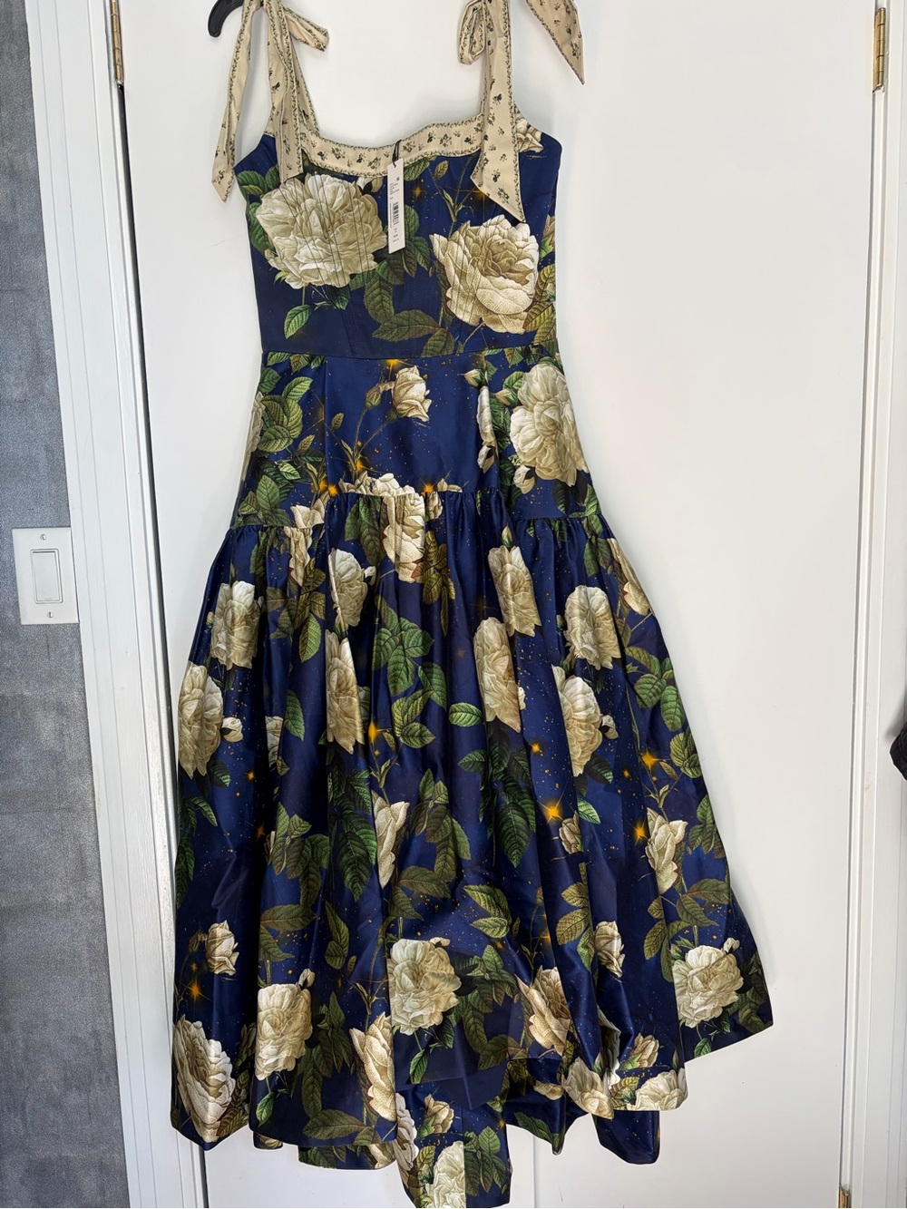Alice + Olivia Navy Floral High-Low Midi Dress with Cream Accents NWT - Picture 6 of 9